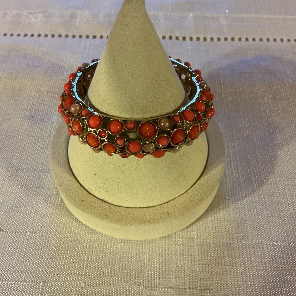 Coral Resin Cabochons Gold Tone Stretch Bracelet